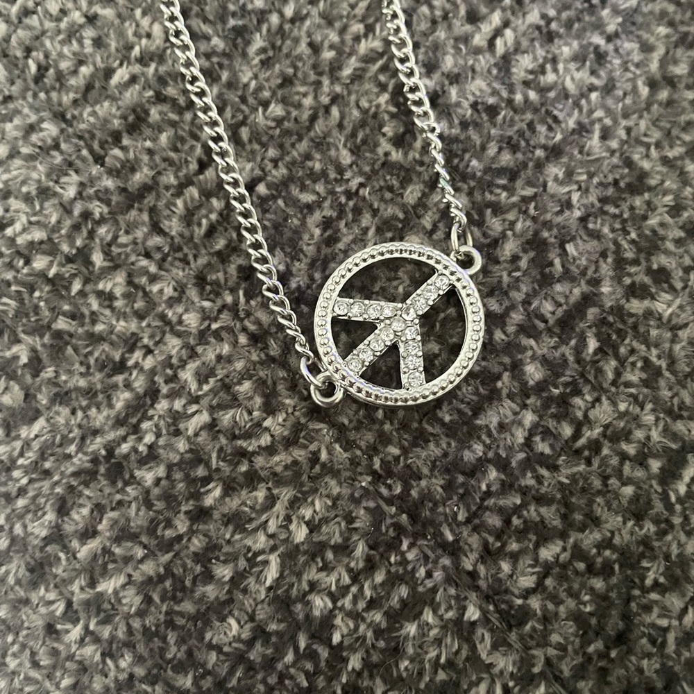 Lou Lou silver peace sign bracelet - Picture 3 of 4